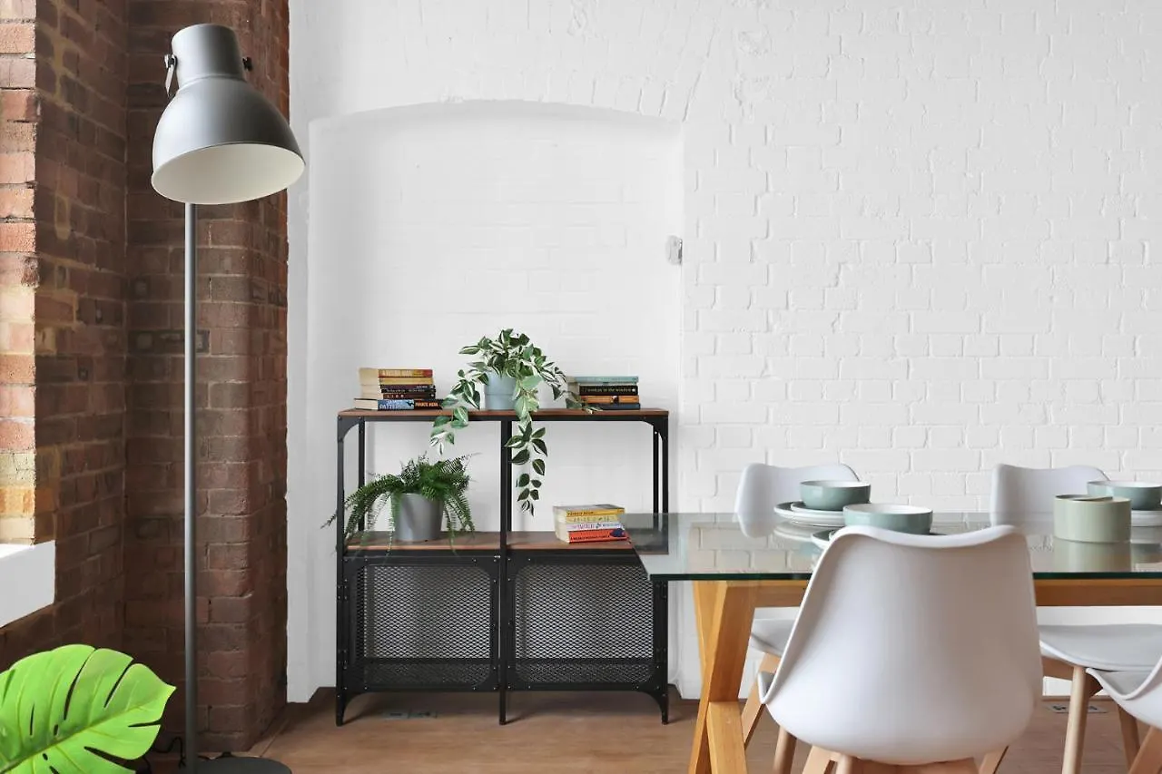 Large Industrial Style 2 Bedroom Apartment Short Term Rental & Flexible Renting Canary Wharf With Free Wifi London