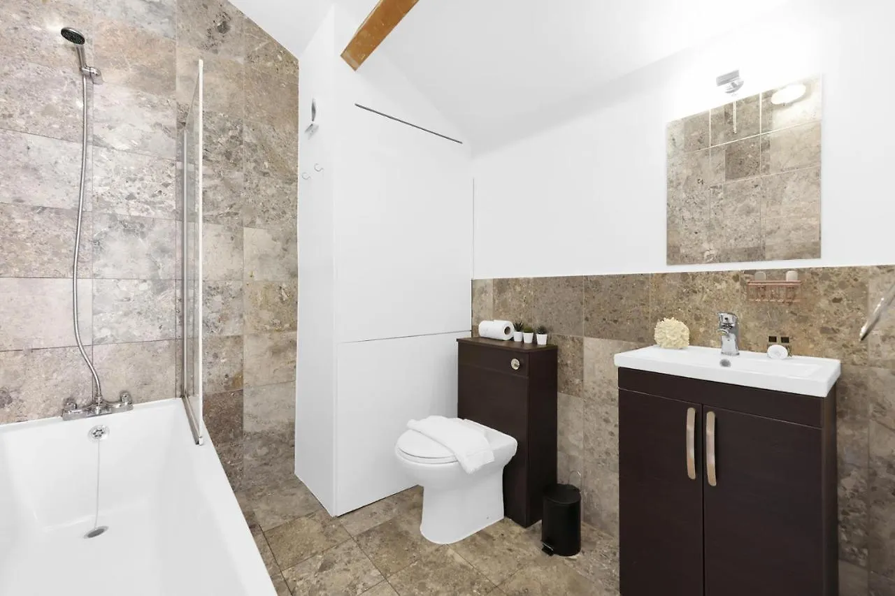 Large Industrial Style 2 Bedroom Apartment Short Term Rental & Flexible Renting Canary Wharf With Free Wifi London United Kingdom