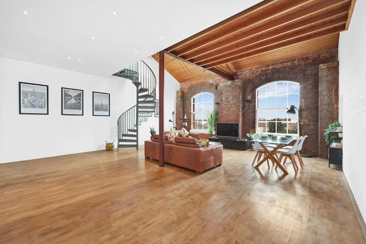 Large Industrial Style 2 Bedroom Apartment Short Term Rental & Flexible Renting Canary Wharf With Free Wifi London United Kingdom