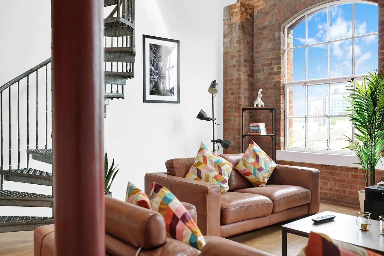 Large Industrial Style 2 Bedroom Apartment Short Term Rental & Flexible Renting Canary Wharf With Free Wifi London