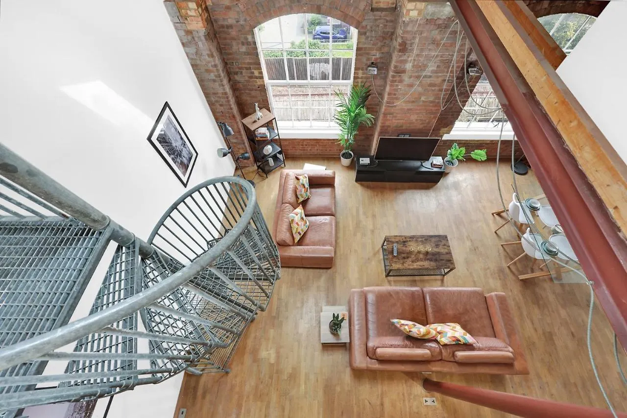 Large Industrial Style 2 Bedroom Apartment Short Term Rental & Flexible Renting Canary Wharf With Free Wifi London 0*,