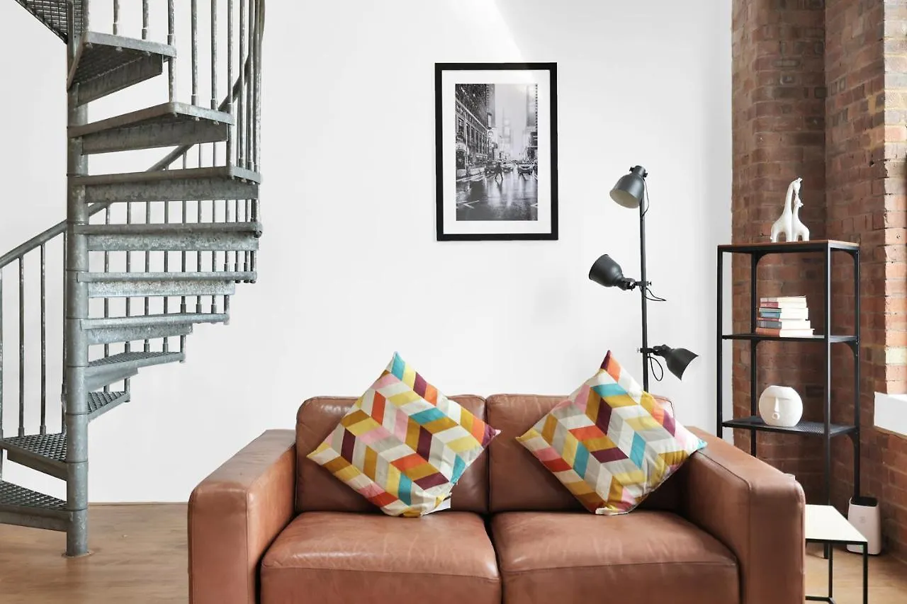 Large Industrial Style 2 Bedroom Apartment Short Term Rental & Flexible Renting Canary Wharf With Free Wifi London