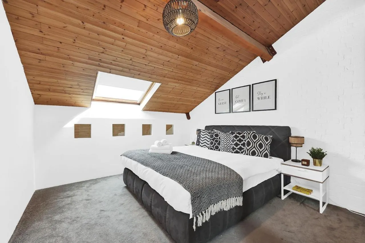 Large Industrial Style 2 Bedroom Apartment Short Term Rental & Flexible Renting Canary Wharf With Free Wifi London United Kingdom