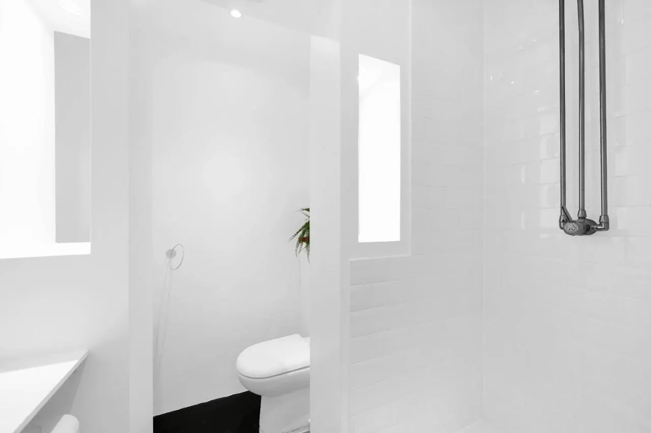 Large Industrial Style 2 Bedroom Apartment Short Term Rental & Flexible Renting Canary Wharf With Free Wifi London